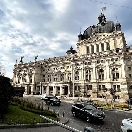 Sweet Home Near Opera House Lemberg Exterior foto