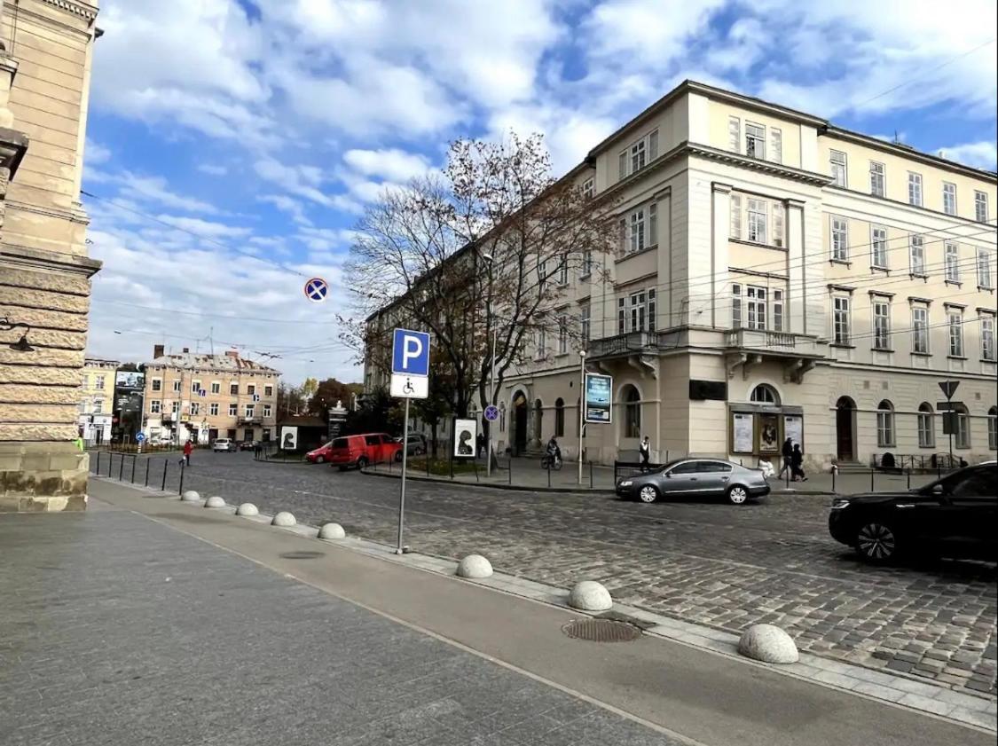 Sweet Home Near Opera House Lemberg Exterior foto